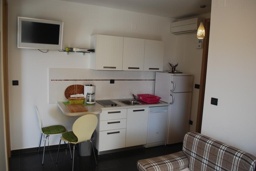 Apartments Villa Lili Lovetovo Водице Екстер'єр фото