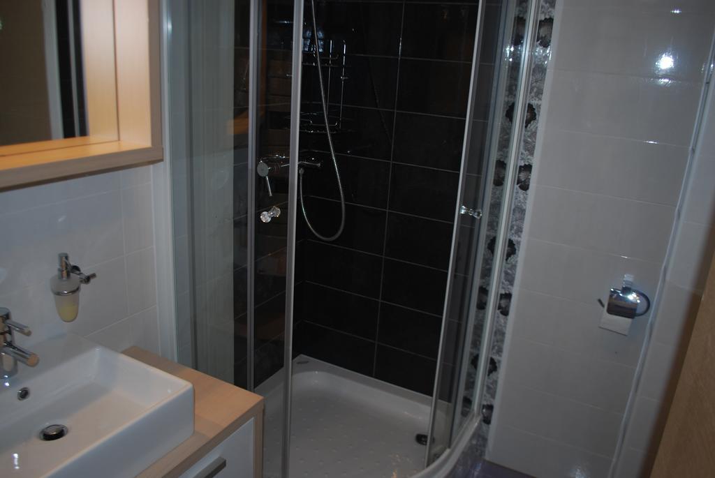 Apartments Villa Lili Lovetovo Водице Екстер'єр фото